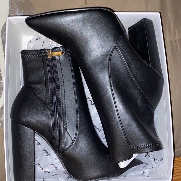 NEW! Quipid Black Booties- Brand New - Picture 9 of 9